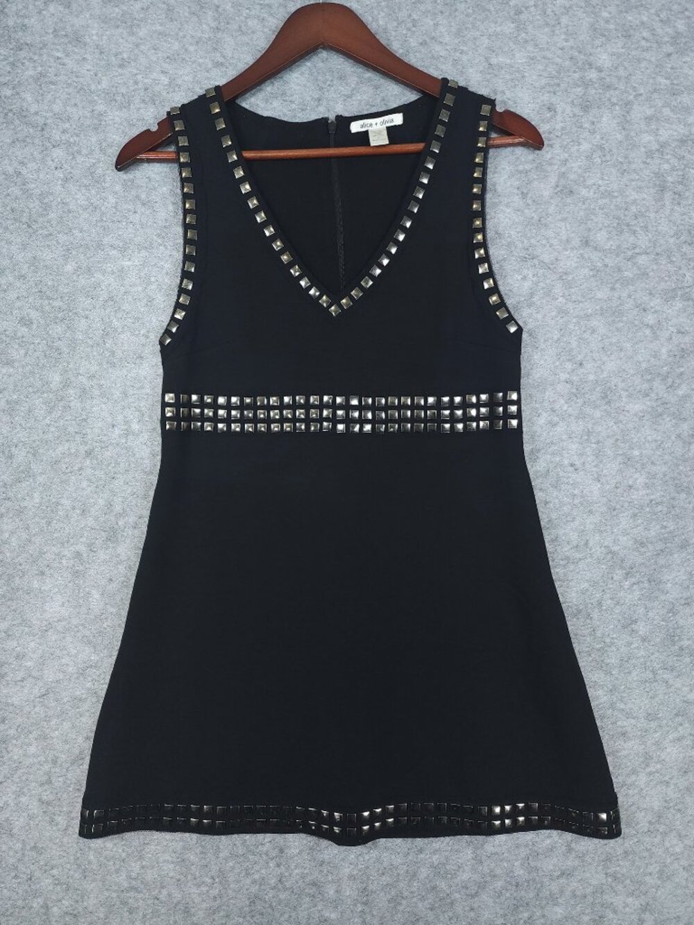 Alice + Olivia Dress Medium Black Studded V-Neck Wool Blend Sleeveless Mini Edgy